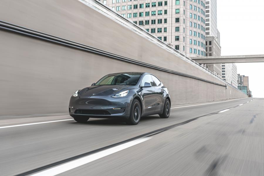  Tesla Model Y Long Range 2020 года  (NA) (фото 3 из 28)